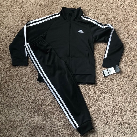Adidas set kids size 5 - Picture 1 of 7